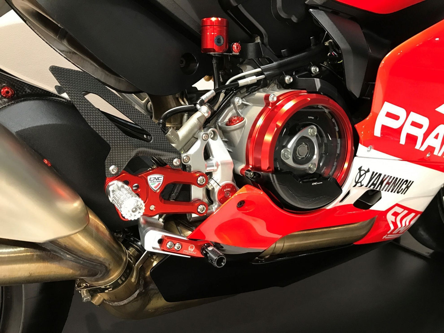 CA200 - CNC RACING Ducati Panigale 959 / 1299 / 1199 (12/19) Clear Clutch Cover – Accessories in the Motoraider Motorcycle Aftermarket Accessories and Parts Online Shop