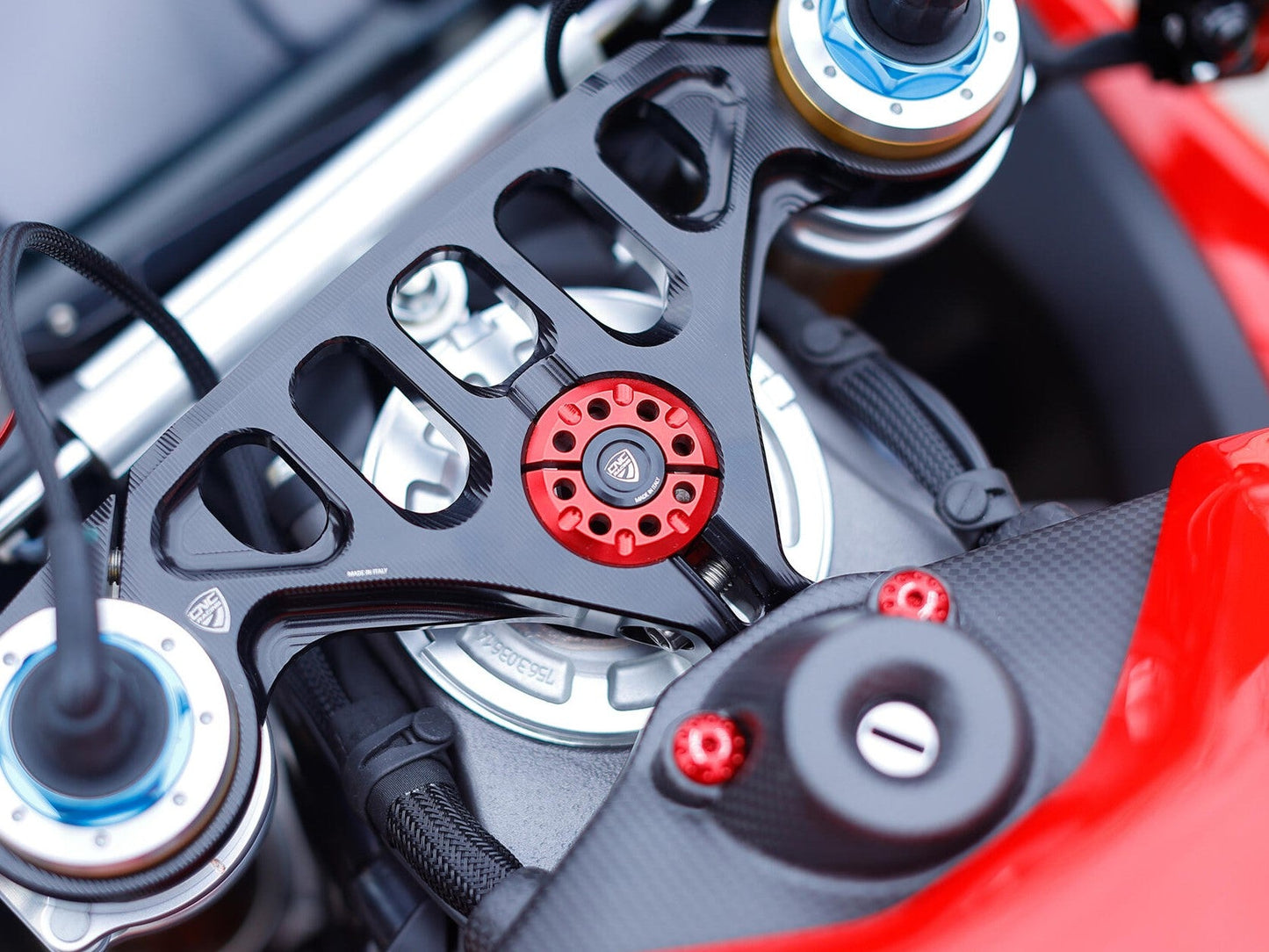 CNC RACING GH458 Ducati Panigale V4 / V4S (2025+) Ring Nut – Accessories in the Motoraider Motorcycle Aftermarket Accessories and Parts Online Shop