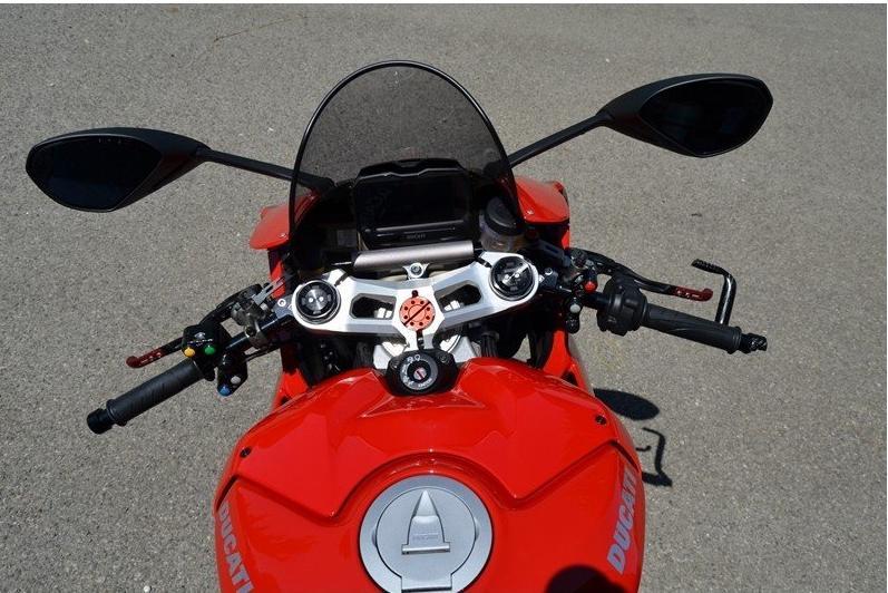 BSRA53V4 - DUCABIKE Ducati Panigale V4 / V2 MotoGP Adjustable Handlebar (Ø 53 mm; off set 15 mm.) – Accessories in the Motoraider Motorcycle Aftermarket Accessories and Parts Online Shop