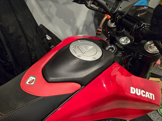 DBK DUCABIKE CRB192 Ducati Hypermotard 950 (2019+) Carbon Tank Cover – Accessories in the Motoraider Motorcycle Aftermarket Accessories and Parts Online Shop