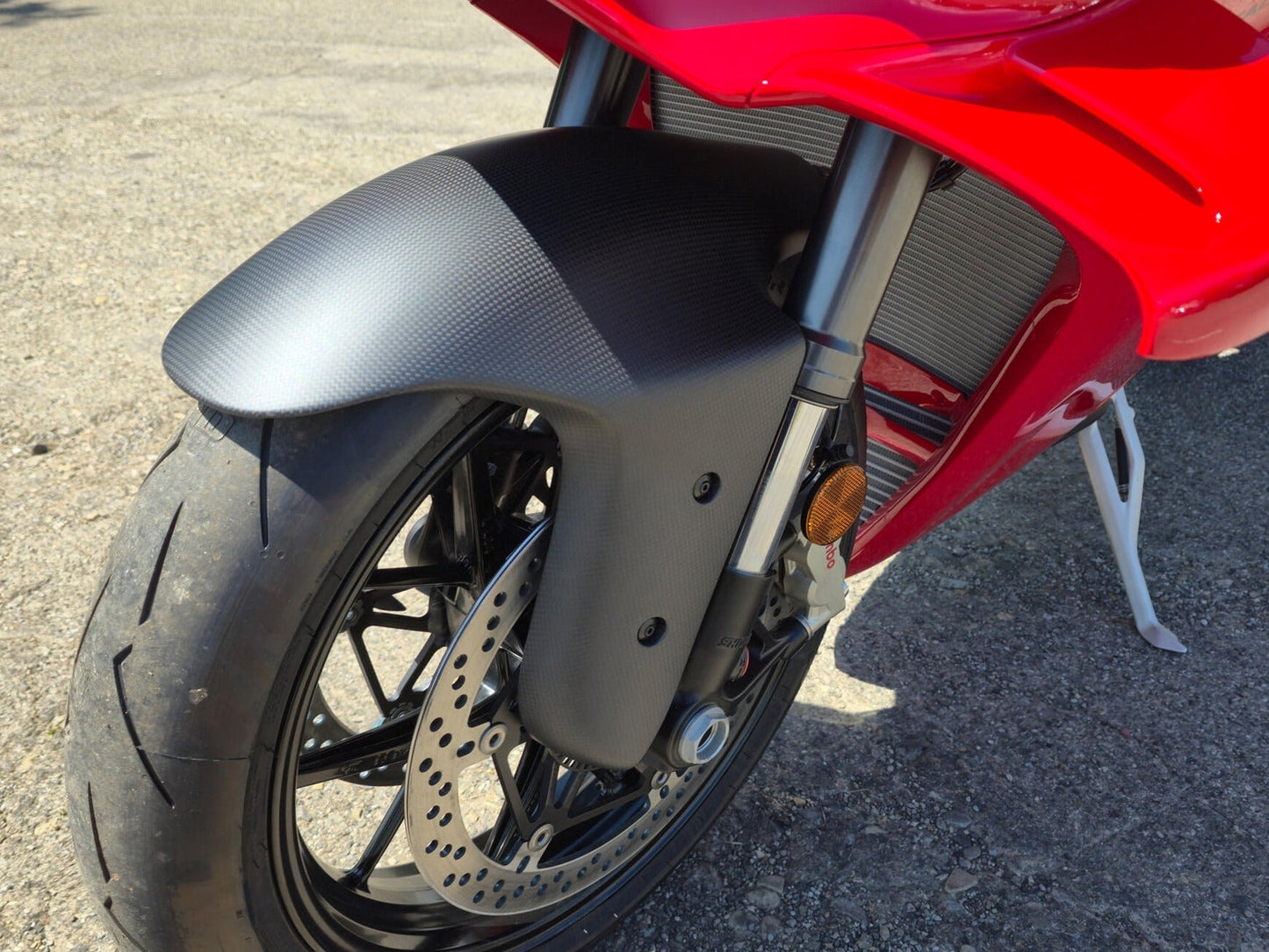 CNC RACING ZA421 Ducati Panigale V4 (2025+) Carbon Front Fender – Accessories in the Motoraider Motorcycle Aftermarket Accessories and Parts Online Shop