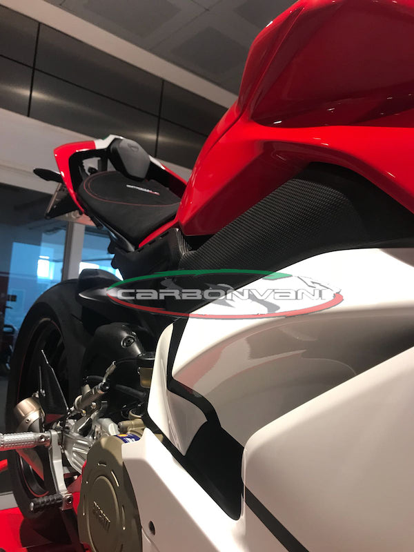 CARBONVANI Ducati Panigale V4 / V4S (18/19) Carbon Fuel Tank Frame Cover (right side) – Accessories in the 2WheelsHero Motorcycle Aftermarket Accessories and Parts Online Shop