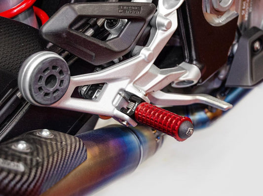 KAPM03 - DBK BMW S1000R / S1000RR (2018+) Footpeg Supports (pilot) – Accessories in the Motoraider Motorcycle Aftermarket Accessories and Parts Online Shop