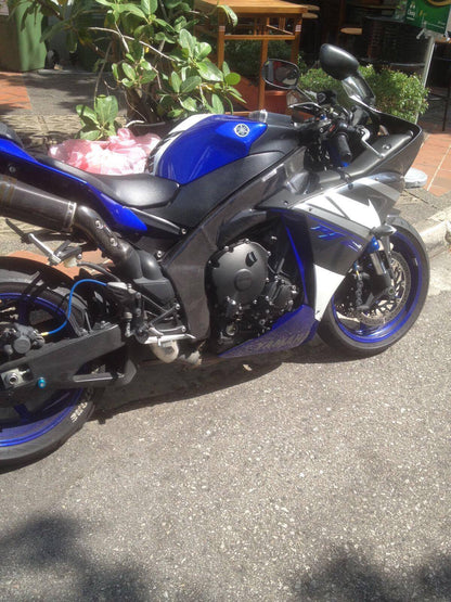 CARBON2RACE Yamaha YZF-R1 (09/14) Carbon Frame Covers – Accessories in the 2WheelsHero Motorcycle Aftermarket Accessories and Parts Online Shop