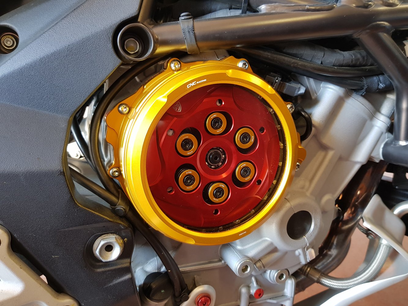 CA300 - CNC RACING MV Agusta Oil Bath Clear Clutch Cover (hydraulic control) – Accessories in the Motoraider Motorcycle Aftermarket Accessories and Parts Online Shop