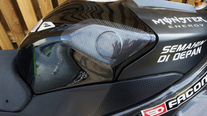CARBON2RACE Yamaha YZF-R1 (09/14) Carbon Tank Sliders – Accessories in the 2WheelsHero Motorcycle Aftermarket Accessories and Parts Online Shop
