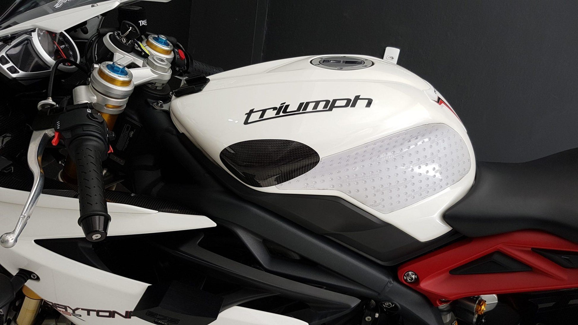 CARBON2RACE Triumph Daytona 675/R (13/17) Carbon Tank Sliders – Accessories in the 2WheelsHero Motorcycle Aftermarket Accessories and Parts Online Shop
