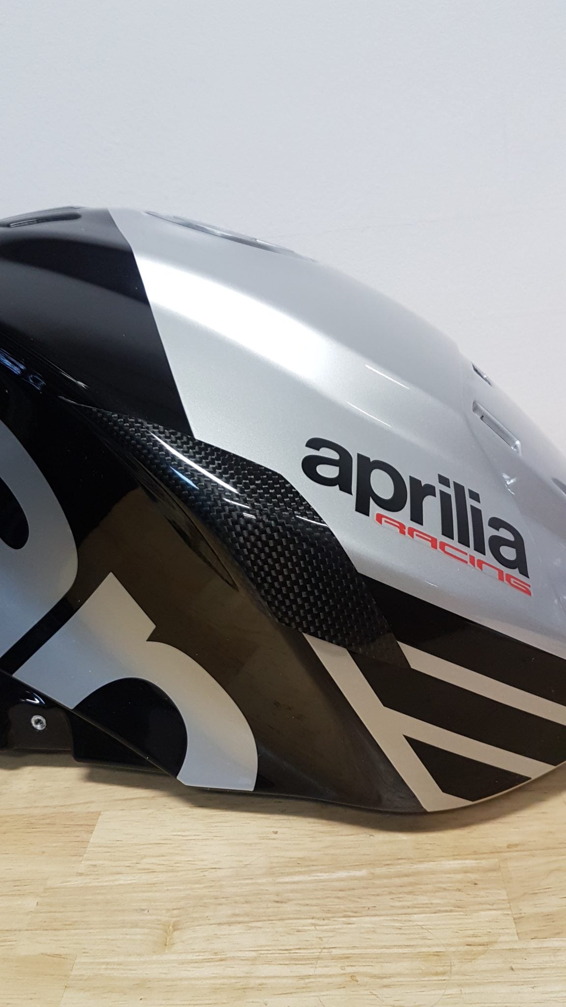 CARBON2RACE Aprilia Tuono V4 1100 (15/20) Carbon Tank Sliders – Accessories in the 2WheelsHero Motorcycle Aftermarket Accessories and Parts Online Shop
