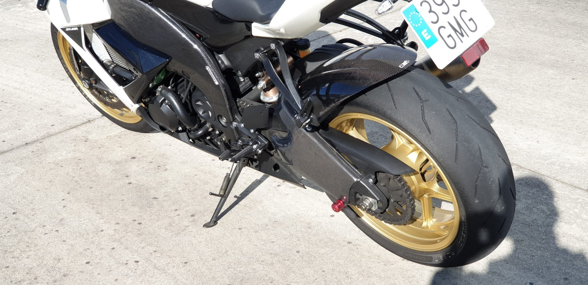 CARBON2RACE Kawasaki ZX-10R (08/10) Carbon Rear Hugger – Accessories in the 2WheelsHero Motorcycle Aftermarket Accessories and Parts Online Shop