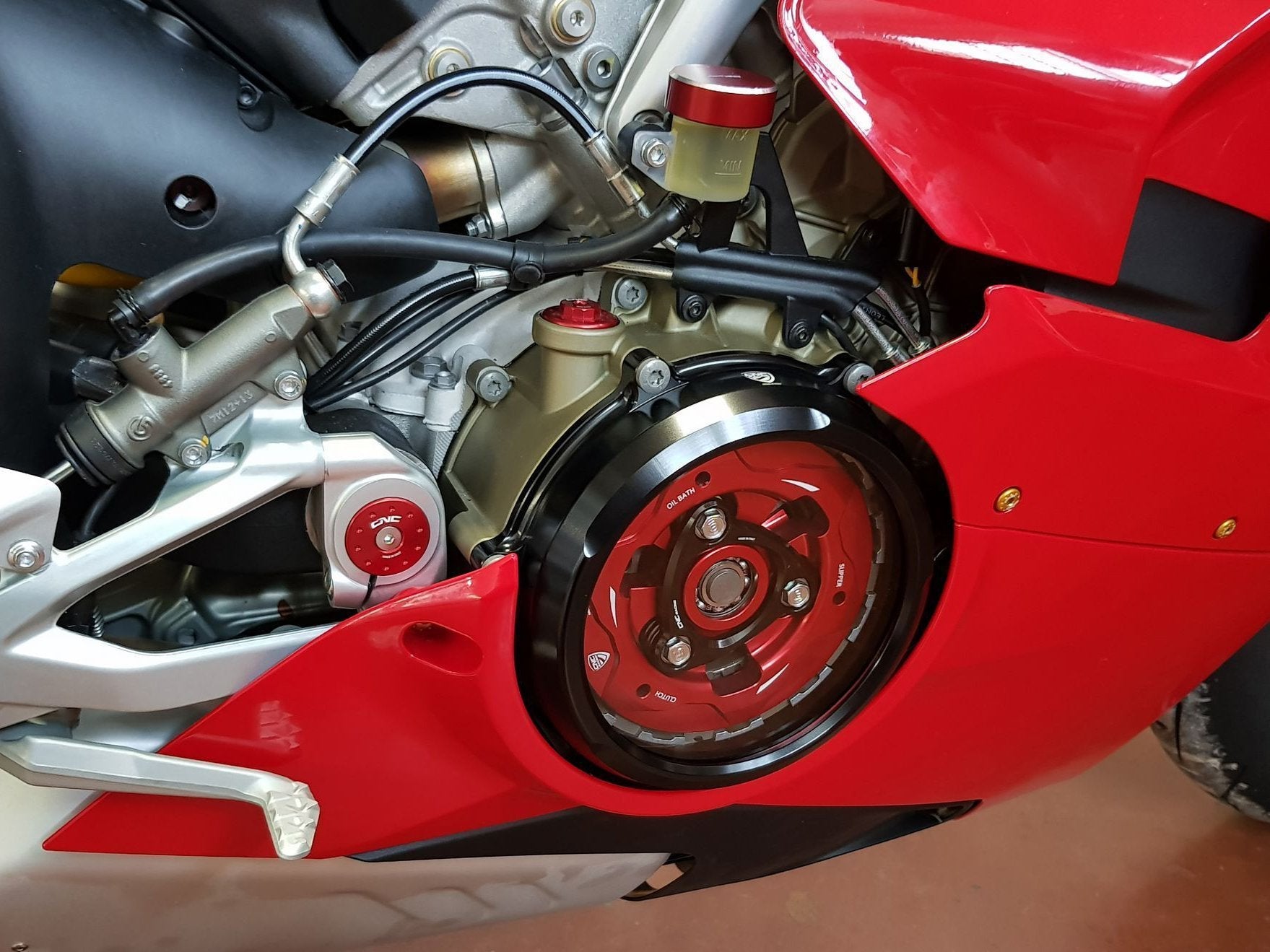 CA210 - CNC RACING Ducati Panigale V4 (2018+) Oil Bath Clear Clutch Cover – Accessories in the Motoraider Motorcycle Aftermarket Accessories and Parts Online Shop