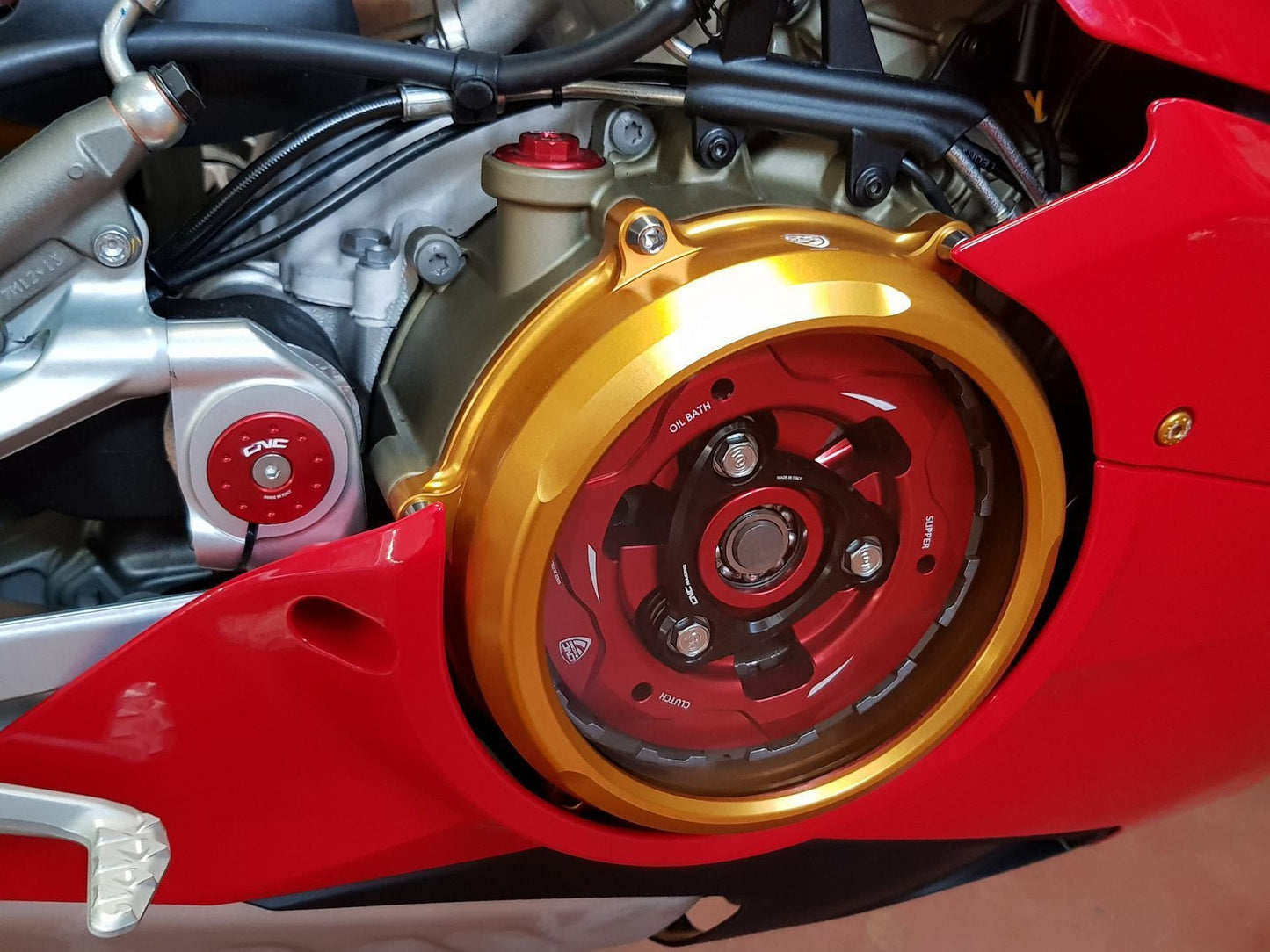 CA210 - CNC RACING Ducati Panigale V4 (2018+) Oil Bath Clear Clutch Cover – Accessories in the Motoraider Motorcycle Aftermarket Accessories and Parts Online Shop