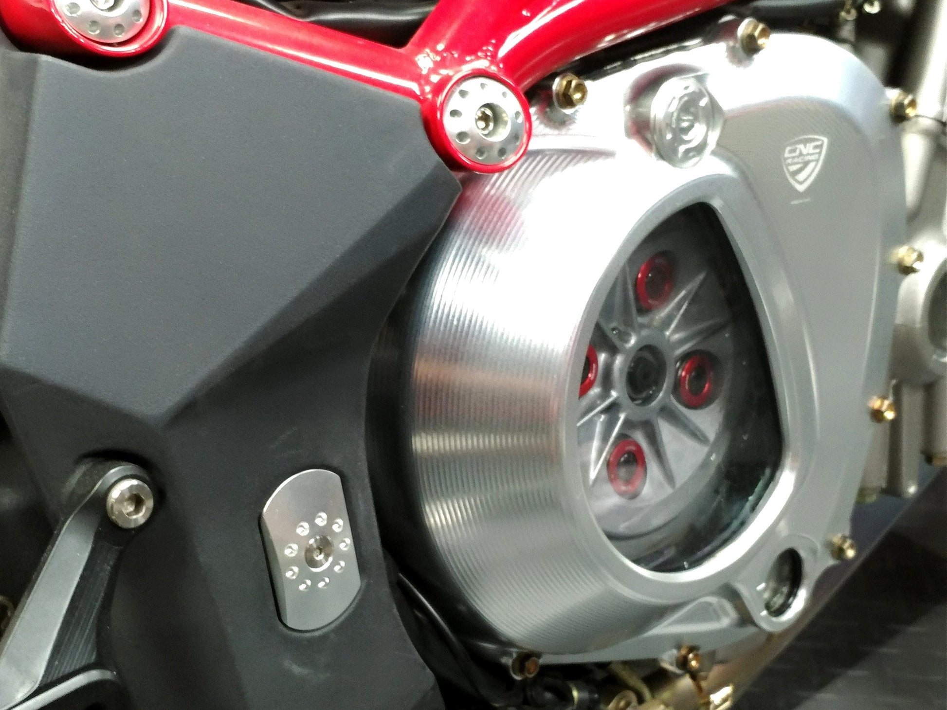 CA302 - CNC RACING MV Agusta Brutale / F4 Oil Bath Clear Clutch Cover – Accessories in the Motoraider Motorcycle Aftermarket Accessories and Parts Online Shop