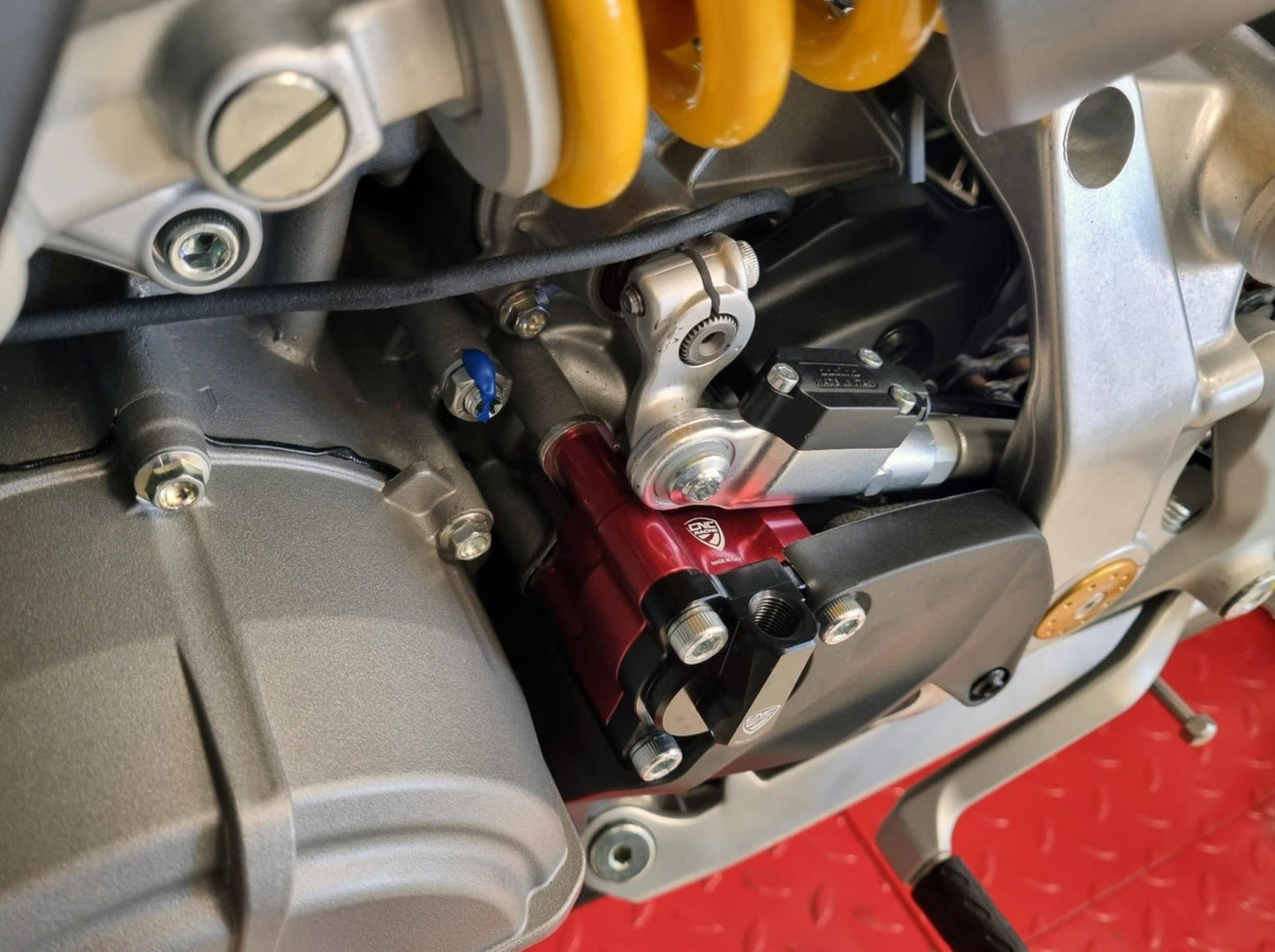 AFA04 - CNC RACING Ducati Panigale V2 / Streetfighter V2 (20/24) Clutch Slave Cylinder Mounting Plate – Accessories in the Motoraider Motorcycle Aftermarket Accessories and Parts Online Shop