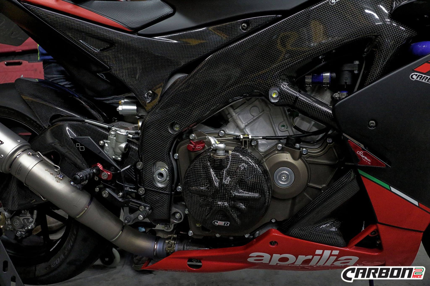 CARBON2RACE Aprilia RSV4 (09/20) Carbon Side Tank Panels – Accessories in the 2WheelsHero Motorcycle Aftermarket Accessories and Parts Online Shop