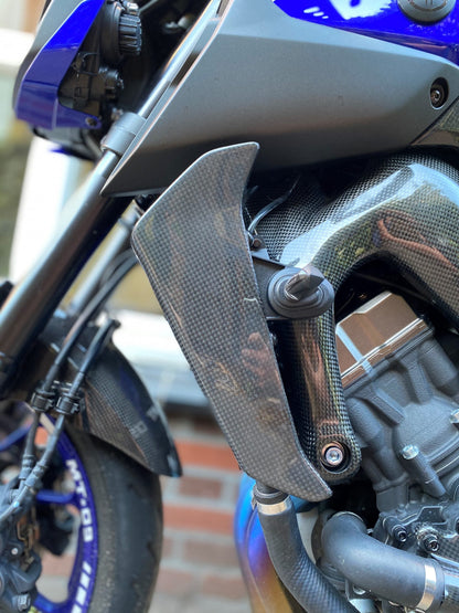 CARBON2RACE Yamaha MT-09 (17/20) Carbon Radiator Covers – Accessories in the 2WheelsHero Motorcycle Aftermarket Accessories and Parts Online Shop