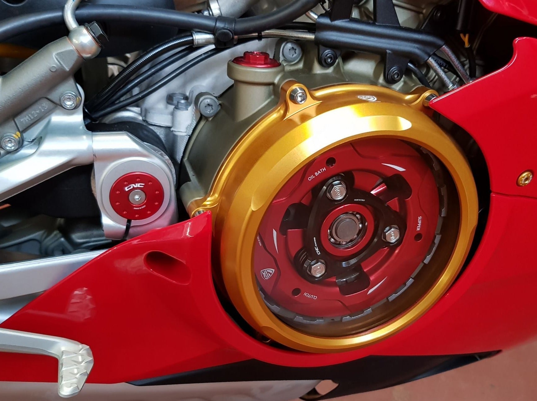 CA210 - CNC RACING Ducati Panigale V4 (2018+) Oil Bath Clear Clutch Cover – Accessories in the Motoraider Motorcycle Aftermarket Accessories and Parts Online Shop