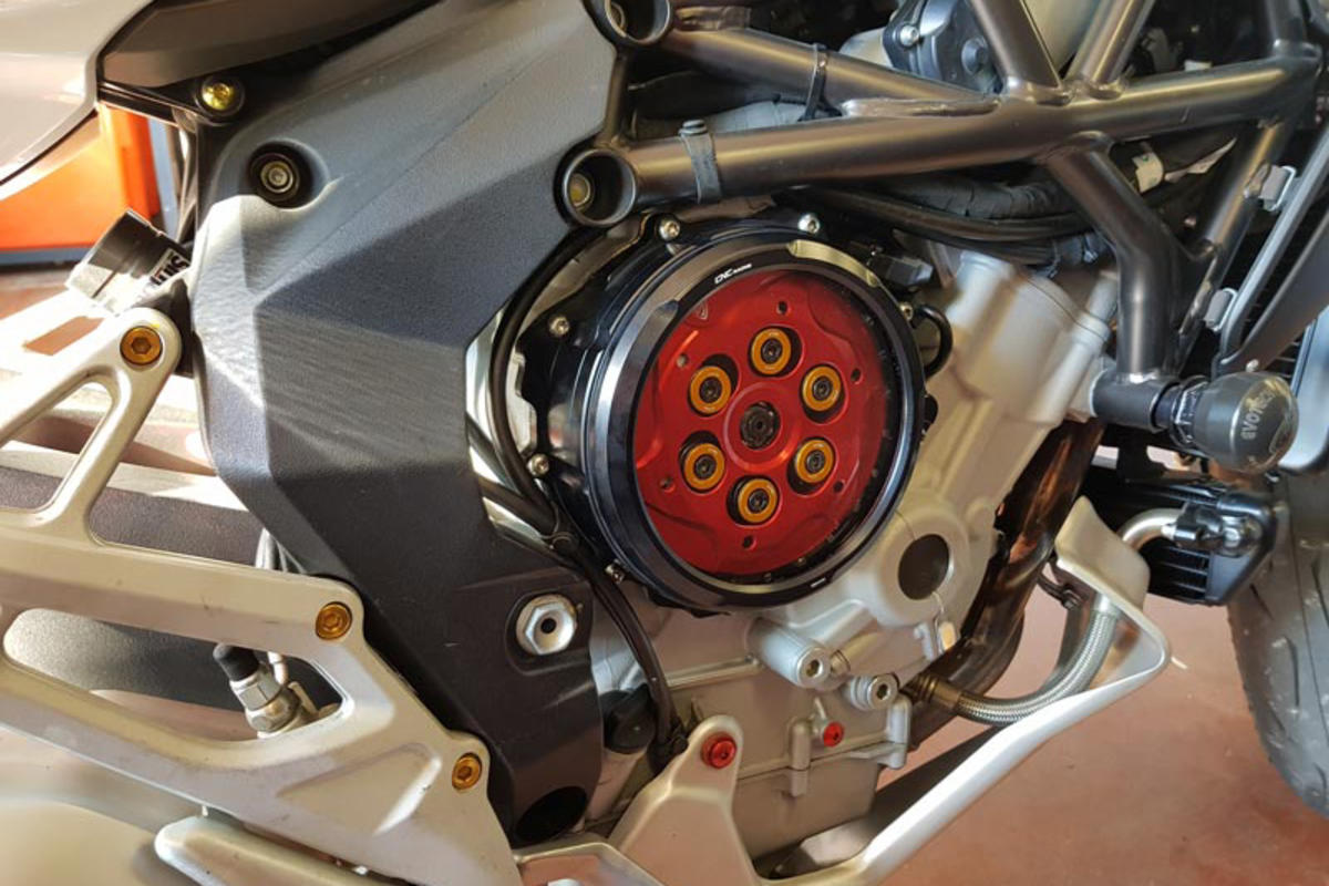 CA300 - CNC RACING MV Agusta Oil Bath Clear Clutch Cover (hydraulic control) – Accessories in the Motoraider Motorcycle Aftermarket Accessories and Parts Online Shop
