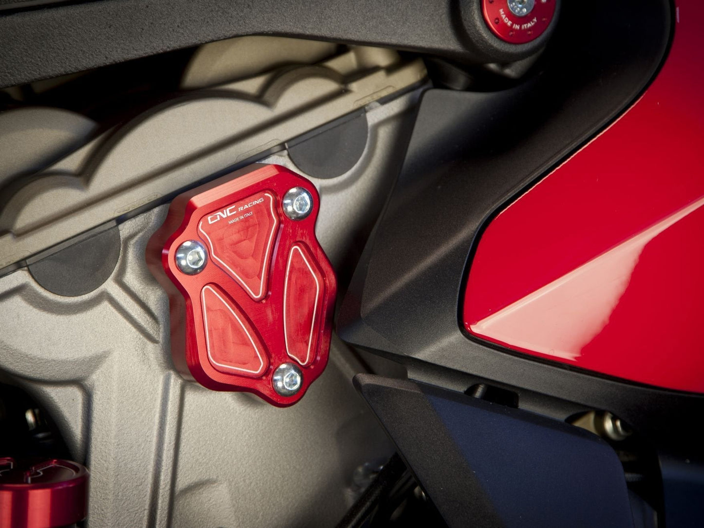 CK161 - CNC RACING Ducati Panigale V2 (12/24) Cam Shaft Cover – Accessories in the Motoraider Motorcycle Aftermarket Accessories and Parts Online Shop