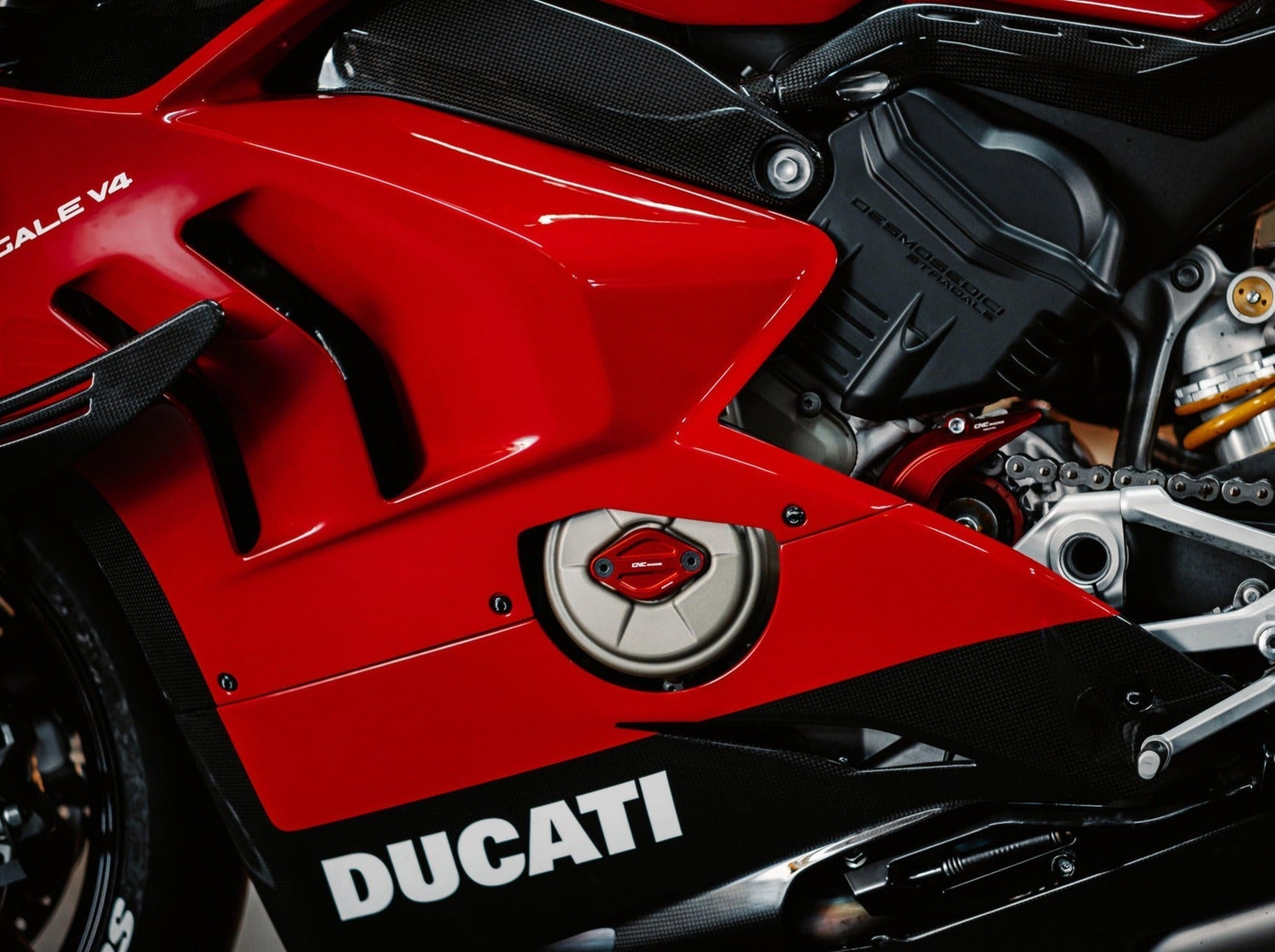 CP172 - CNC RACING Ducati Panigale V4 / Streetfighter V4 Front Sprocket Cover – Accessories in the Motoraider Motorcycle Aftermarket Accessories and Parts Online Shop