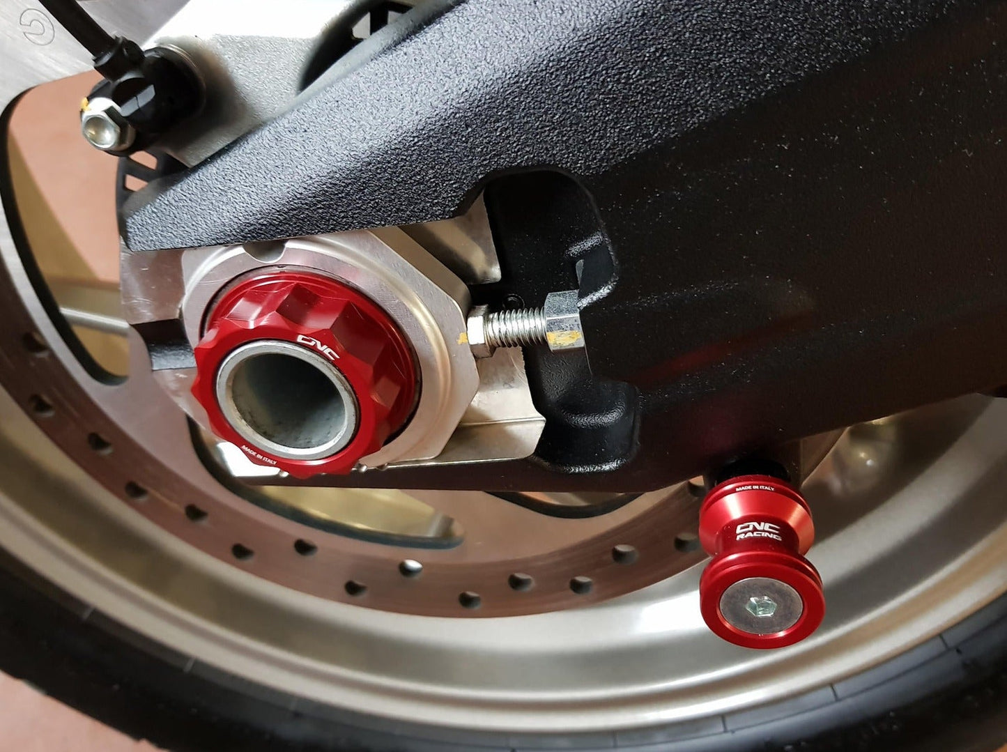 DA401 - CNC RACING Ducati Rear Wheel Nut – Accessories in the Motoraider Motorcycle Aftermarket Accessories and Parts Online Shop