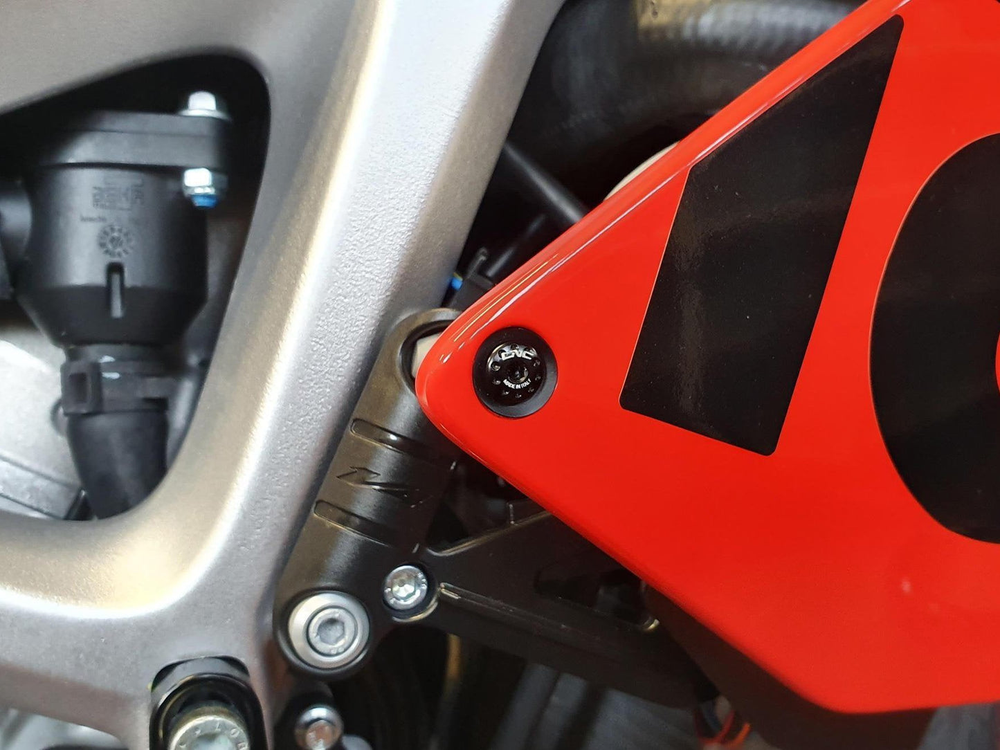 KV316 - CNC RACING Aprilia Tuono V4 (15/20) Side Fairing Screws – Accessories in the Motoraider Motorcycle Aftermarket Accessories and Parts Online Shop