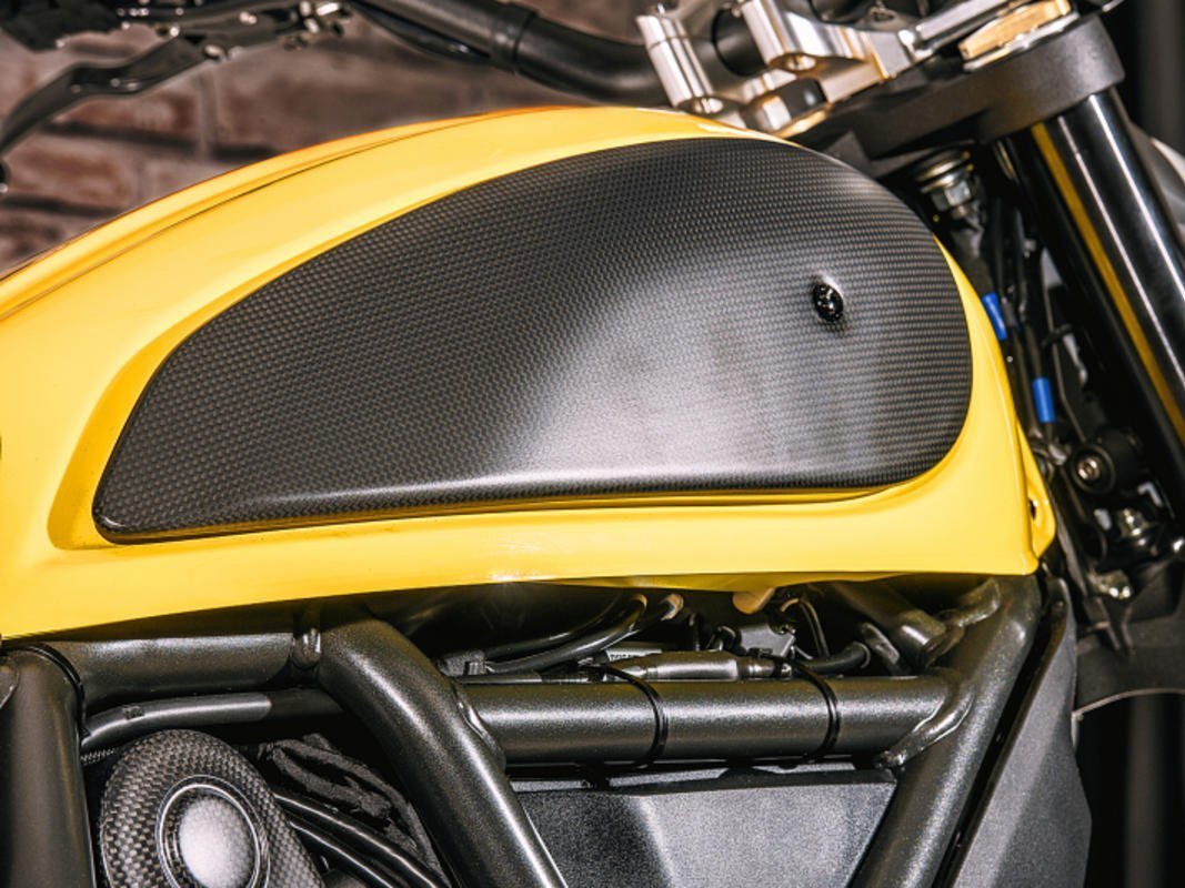 KV422 - CNC RACING Ducati Scrambler 800 Carbon Fuel Tank Cover Screws – Accessories in the Motoraider Motorcycle Aftermarket Accessories and Parts Online Shop