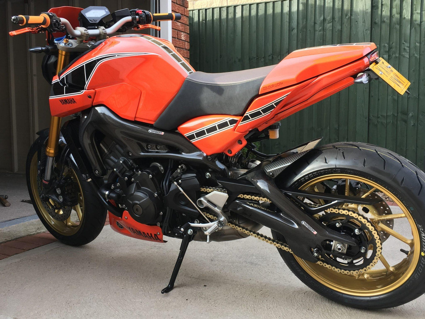 CARBON2RACE Yamaha Tracer 900 (15/17) Carbon Frame Covers – Accessories in the 2WheelsHero Motorcycle Aftermarket Accessories and Parts Online Shop