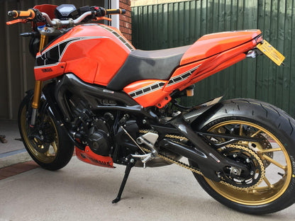 CARBON2RACE Yamaha Tracer 900 (15/17) Carbon Frame Covers – Accessories in the 2WheelsHero Motorcycle Aftermarket Accessories and Parts Online Shop
