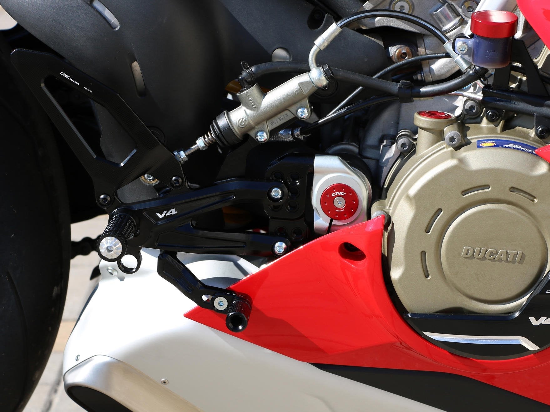 PE407 - CNC RACING Ducati Panigale V4 (18/24) Adjustable Rearset "Easy" – Accessories in the Motoraider Motorcycle Aftermarket Accessories and Parts Online Shop
