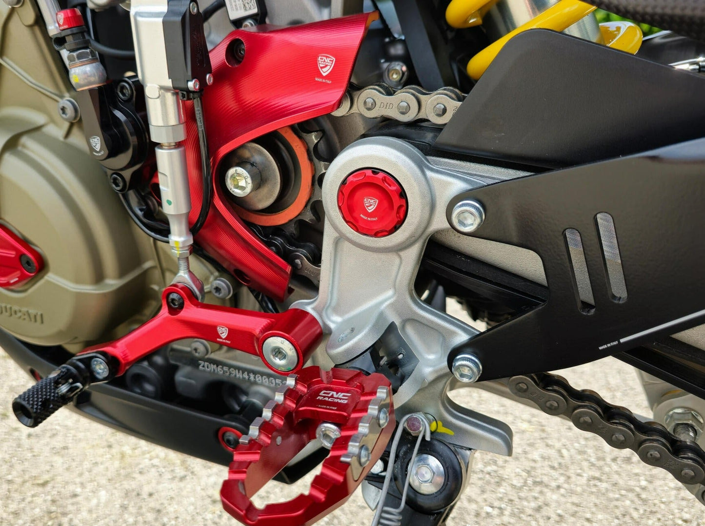 PEV07 - CNC RACING Ducati Hypermotard 698 Mono (2024+) OEM Rearset Central Bolts Caps Kit – Accessories in the Motoraider Motorcycle Aftermarket Accessories and Parts Online Shop