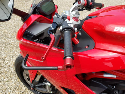 PL200 - CNC RACING Yamaha Racing Clutch Lever Guard (including adapter) – Accessories in the Motoraider Motorcycle Aftermarket Accessories and Parts Online Shop