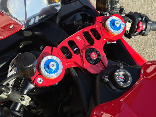 PST25 - CNC RACING Ducati Panigale V2 (2025+) Top Yoke Clamps Kit (for CNC RACING triple clamps) – Accessories in the Motoraider Motorcycle Aftermarket Accessories and Parts Online Shop
