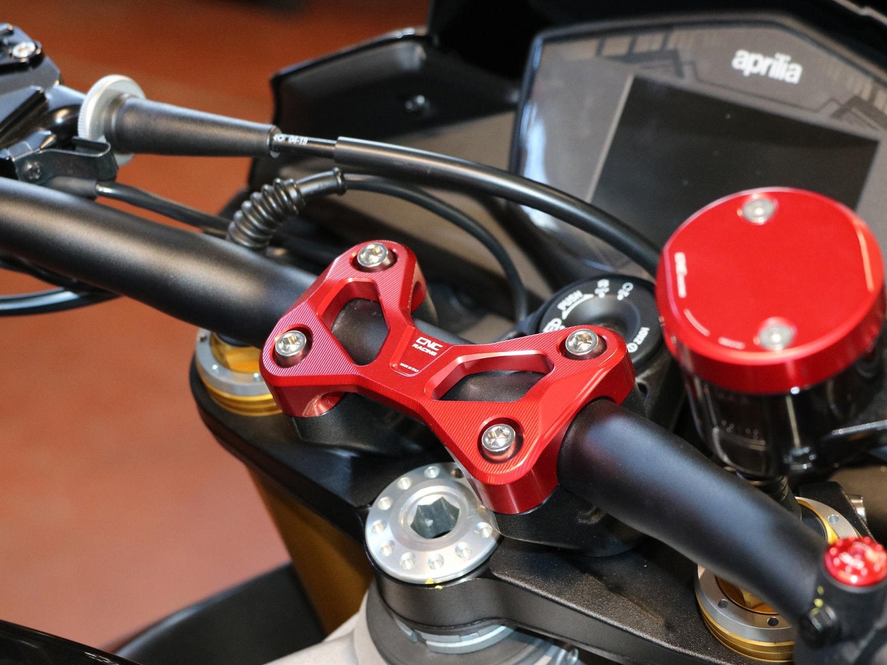 RM256 - CNC RACING Aprilia Tuono V4 / 660 Handlebar Top Clamp – Accessories in the Motoraider Motorcycle Aftermarket Accessories and Parts Online Shop