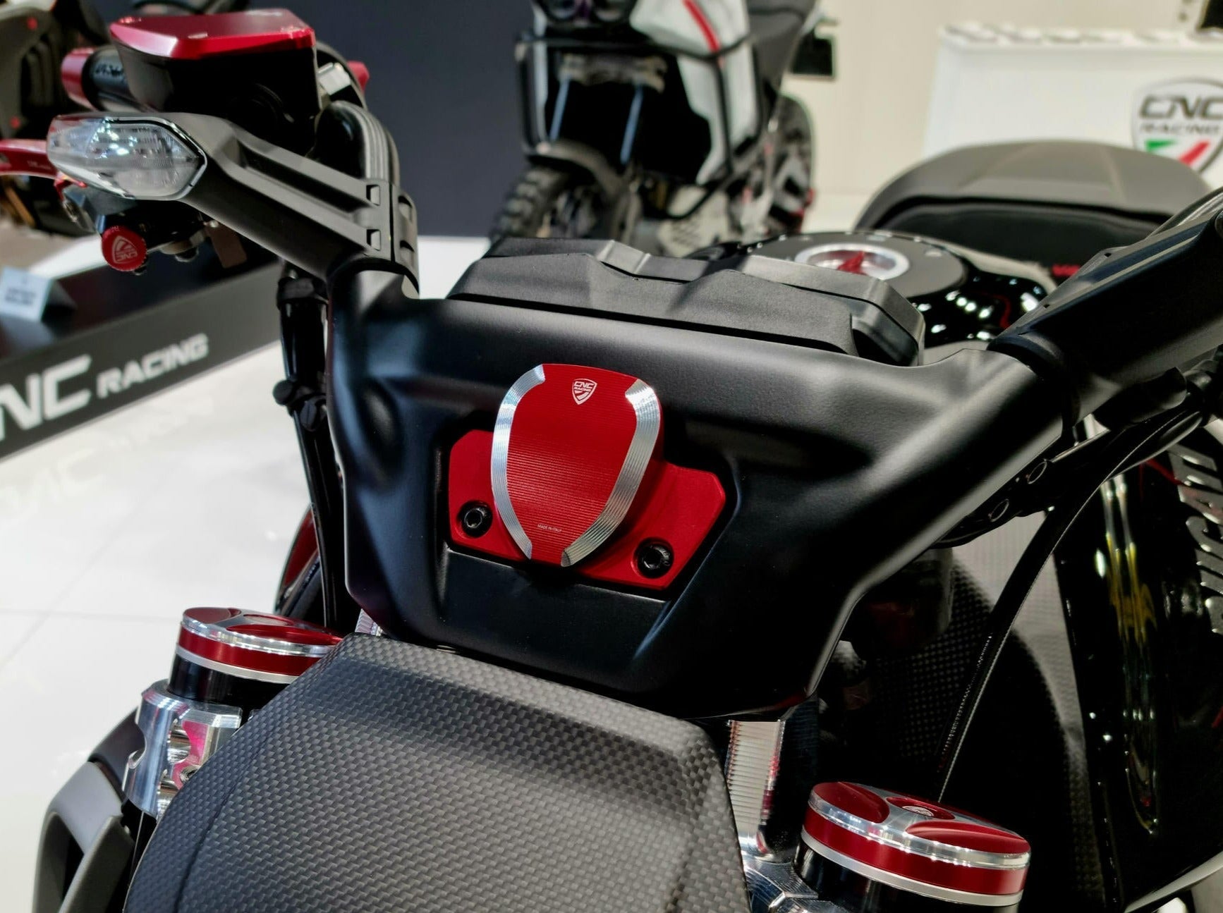 RM262 - CNC RACING Ducati Diavel V4 (2023+) Handlebar Clamp Cover – Accessories in the Motoraider Motorcycle Aftermarket Accessories and Parts Online Shop