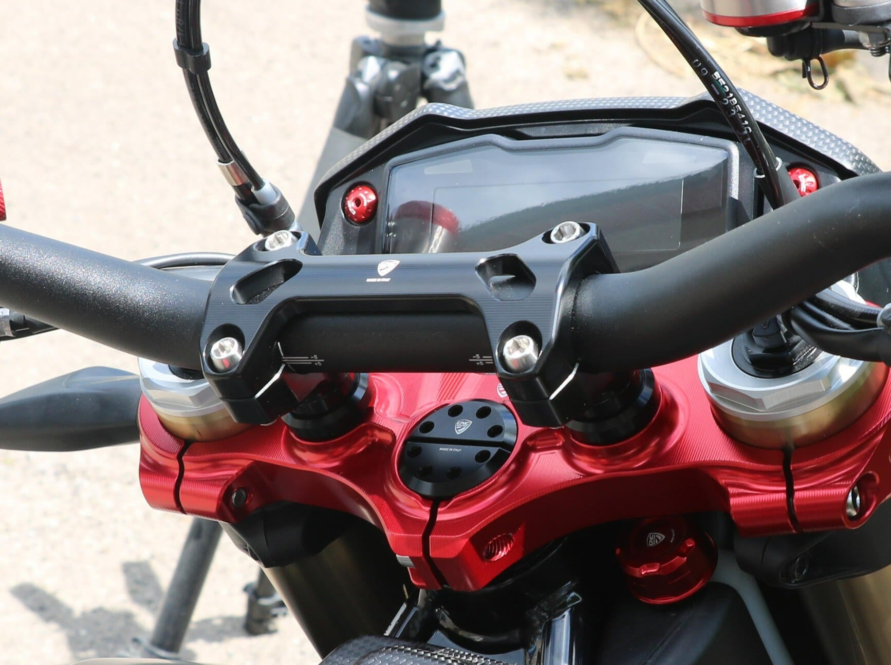 RM264 - CNC RACING Ducati Hypermotard 698 Mono (2024+) Handlebar Upper Clamp – Accessories in the Motoraider Motorcycle Aftermarket Accessories and Parts Online Shop
