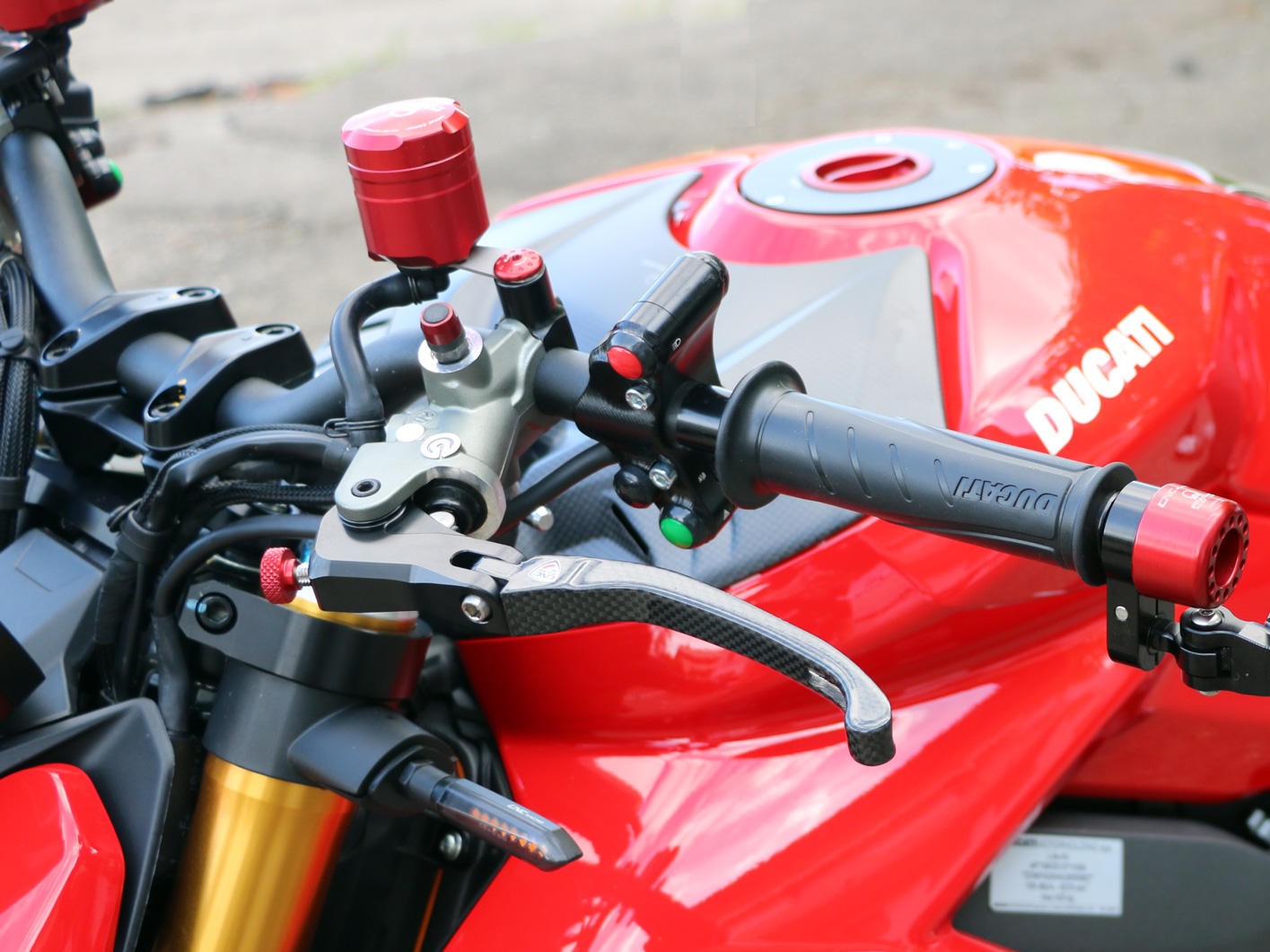 SE700PR - CNC RACING Universal 12 ml Brake / Clutch Fluid Oil Tank (Pramac edition) – Accessories in the Motoraider Motorcycle Aftermarket Accessories and Parts Online Shop