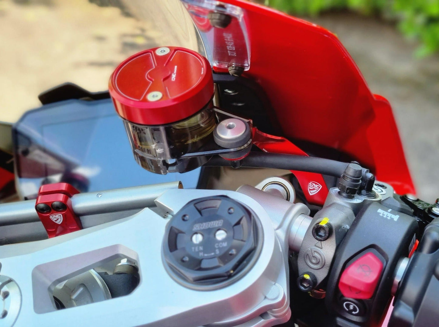 SEA17 - CNC RACING Ducati Panigale V4 (18/24) Front Fluid Tanks Brackets Kit – Accessories in the Motoraider Motorcycle Aftermarket Accessories and Parts Online Shop