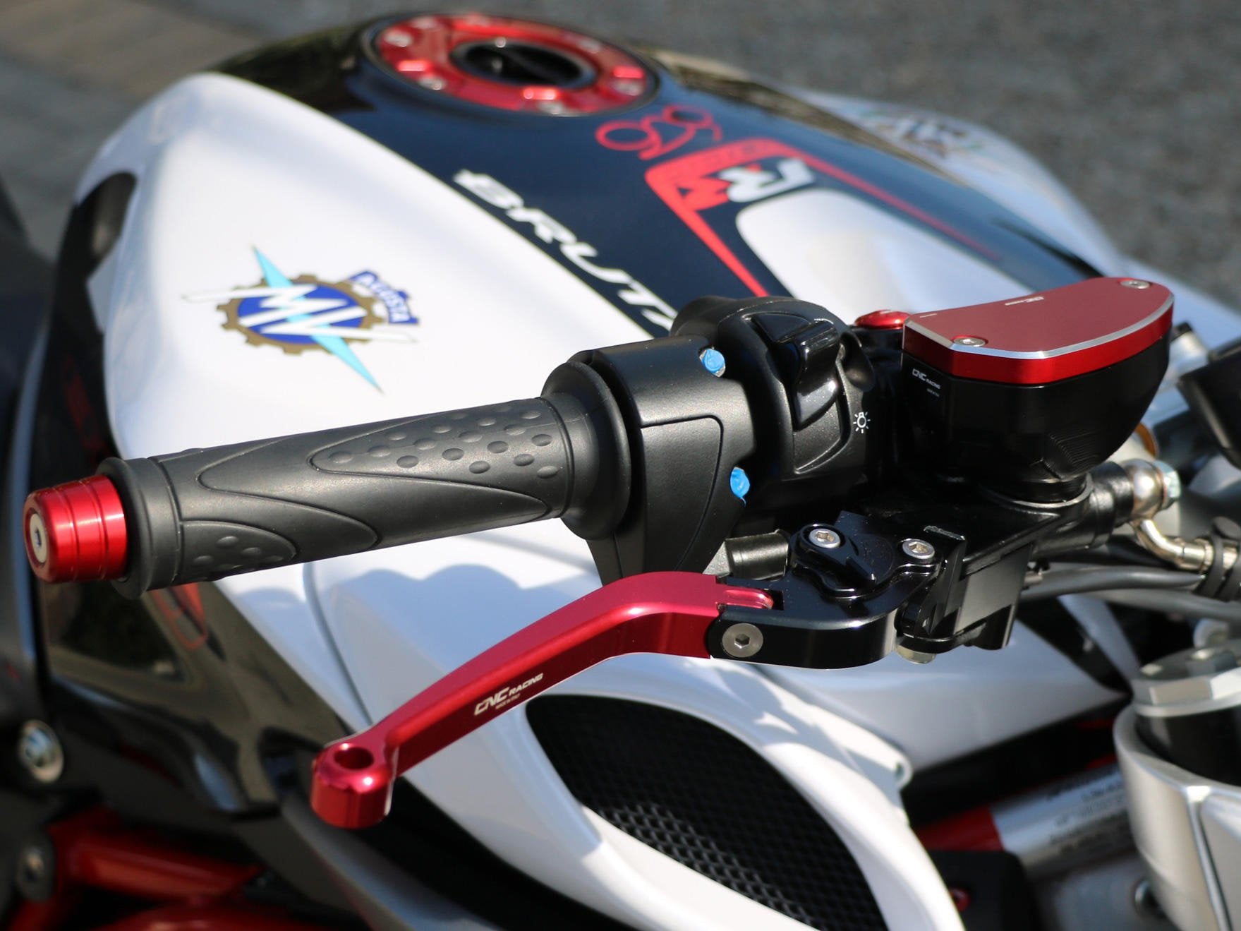 SEB21 - CNC RACING MV Agusta Front Brake Fluid Tank (only body) – Accessories in the Motoraider Motorcycle Aftermarket Accessories and Parts Online Shop