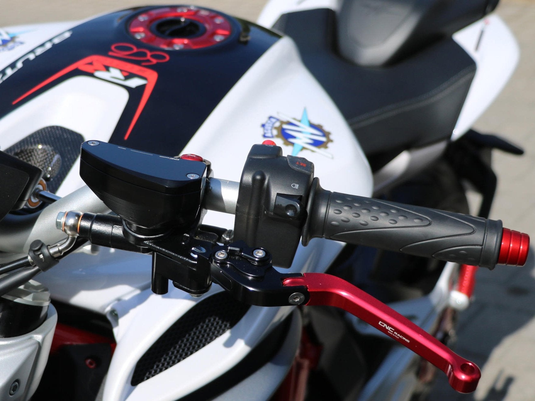 SEB22 - CNC RACING MV Agusta Clutch Fluid Tank (only body) – Accessories in the Motoraider Motorcycle Aftermarket Accessories and Parts Online Shop