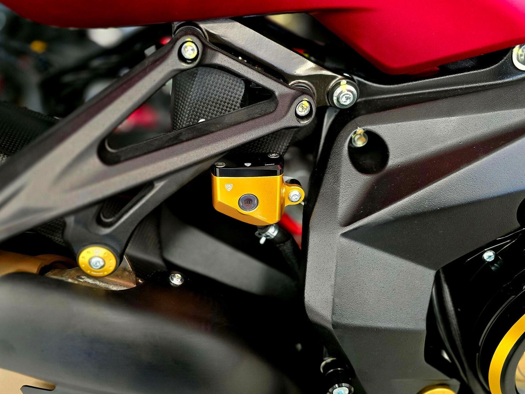 SEB26 - CNC RACING MV Agusta 20 ml Rear Brake Fluid Tank (only body) – Accessories in the Motoraider Motorcycle Aftermarket Accessories and Parts Online Shop