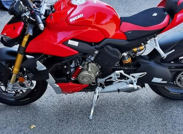DC02 - PERFORMANCE TECHNOLOGY Ducati Panigale V4 / Streetfighter (18/24) Line Cooler Kit – Accessories in the Motoraider Motorcycle Aftermarket Accessories and Parts Online Shop
