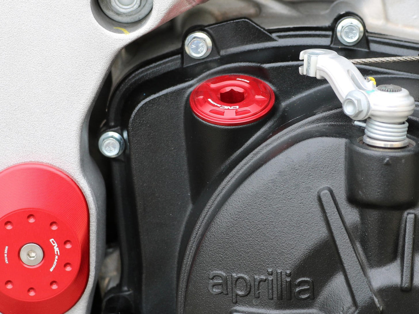 TA202 - CNC RACING Aprilia RSV4 / Tuono V4 (2009+) Oil Filler Cap "Gear" (M25x1,5) – Accessories in the Motoraider Motorcycle Aftermarket Accessories and Parts Online Shop