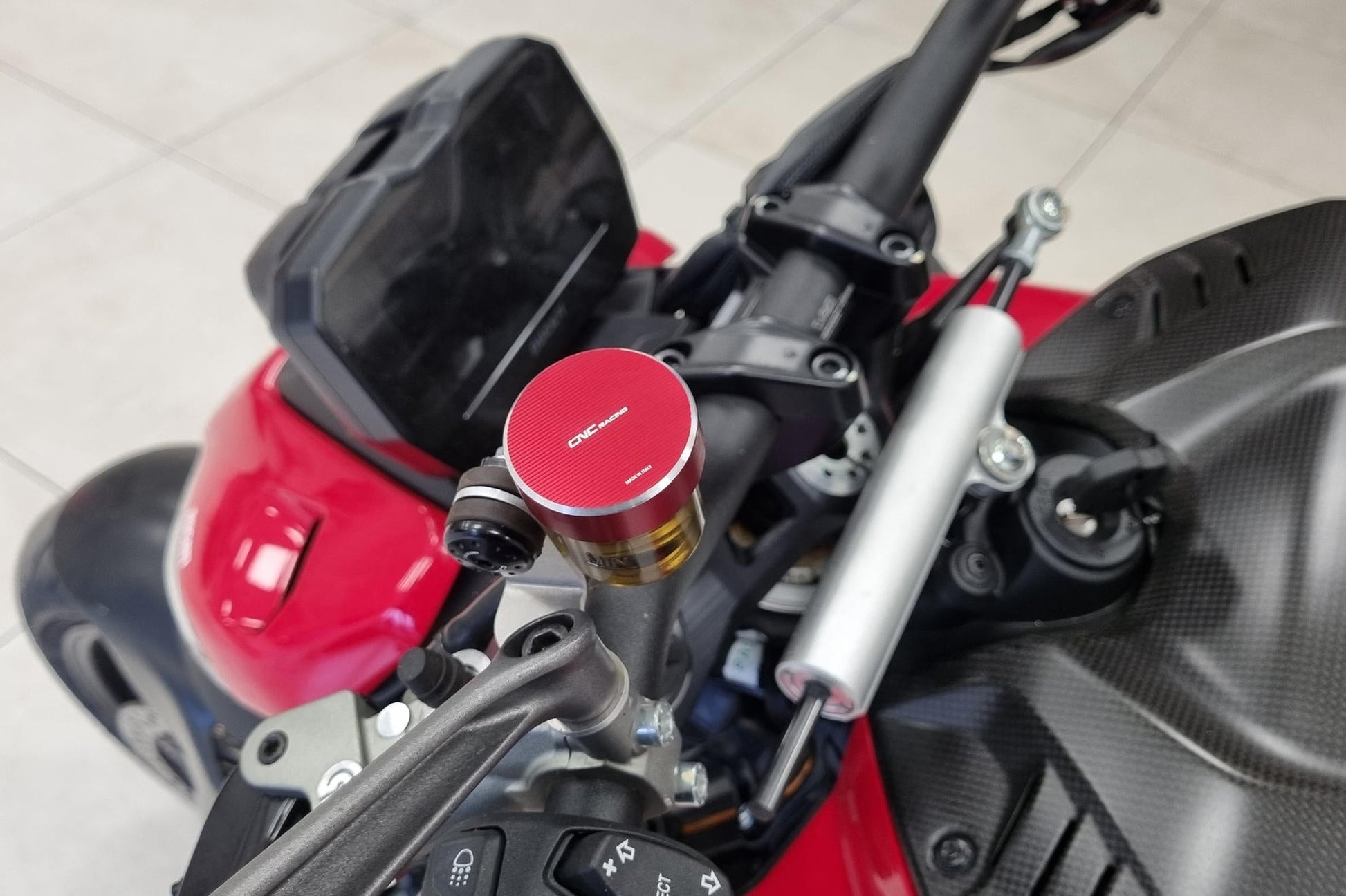 TF605 - CNC RACING Ducati / MV Agusta Brake/Clutch Fluid Tank Cap "Bi-color" (M34x4) – Accessories in the Motoraider Motorcycle Aftermarket Accessories and Parts Online Shop