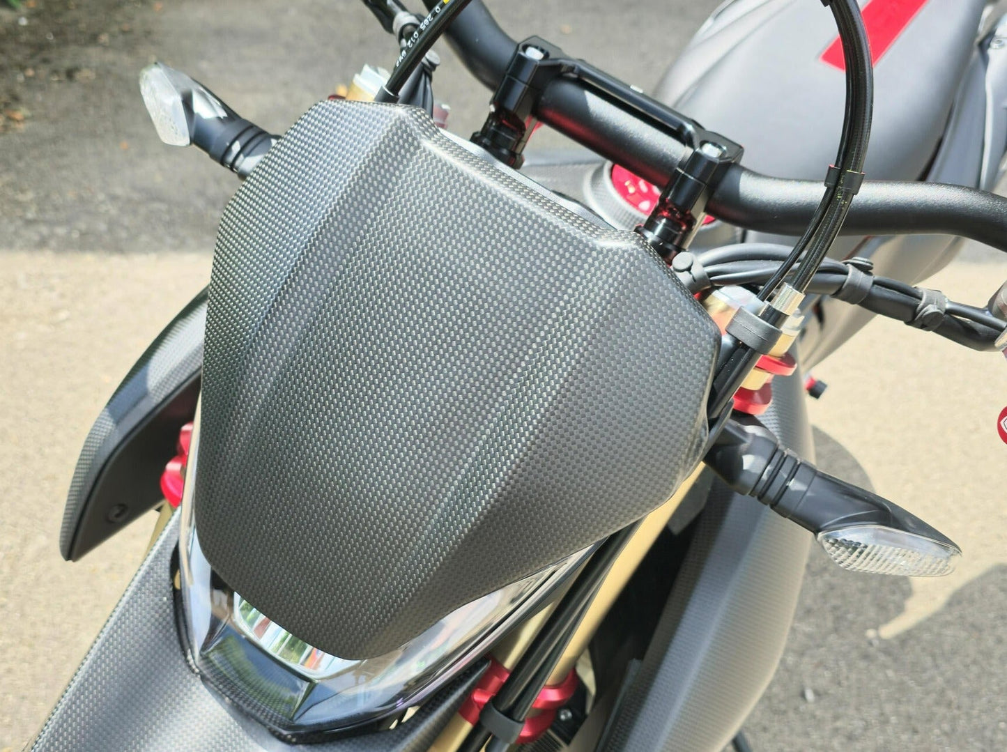 ZA266 - CNC RACING Ducati Hypermotard 698 Mono (2024+) Carbon Windshield – Accessories in the Motoraider Motorcycle Aftermarket Accessories and Parts Online Shop