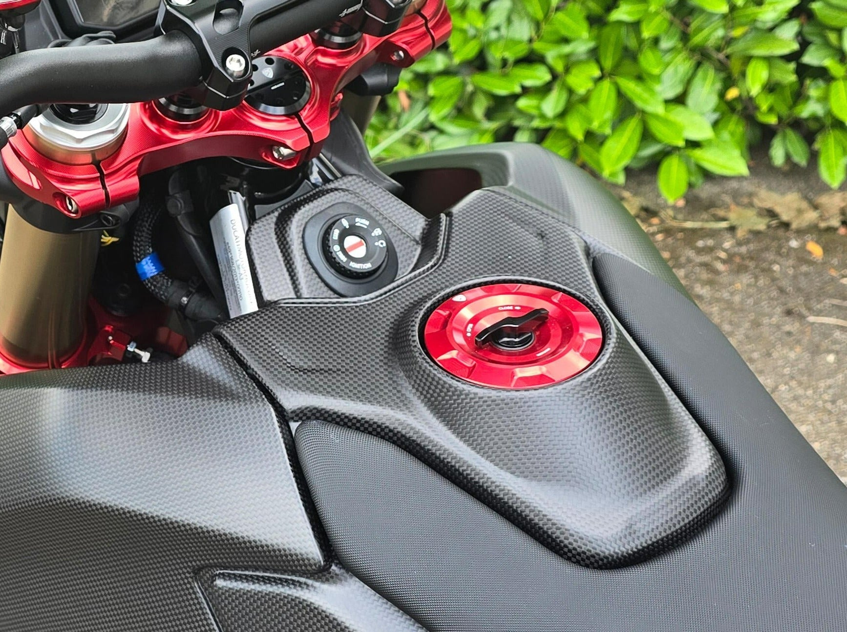 ZA269 - CNC RACING Ducati Hypermotard 698 Mono (2024+) Carbon Fuel Tank Top Сover – Accessories in the Motoraider Motorcycle Aftermarket Accessories and Parts Online Shop