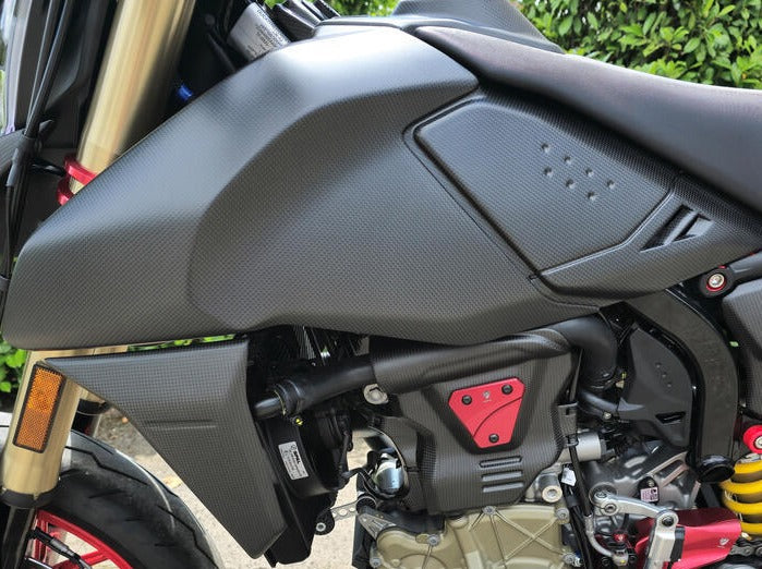 ZA270 - CNC RACING Ducati Hypermotard 698 Mono (2024+) Carbon Fuel Tank Side Covers – Accessories in the Motoraider Motorcycle Aftermarket Accessories and Parts Online Shop