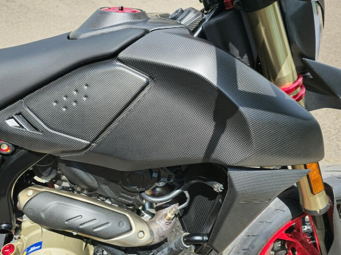 ZA271 - CNC RACING Ducati Hypermotard 698 Mono (2024+) Carbon Fuel Tank Side Covers – Accessories in the Motoraider Motorcycle Aftermarket Accessories and Parts Online Shop
