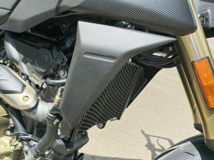 ZA271 - CNC RACING Ducati Hypermotard 698 Mono (2024+) Carbon Fuel Tank Side Covers – Accessories in the Motoraider Motorcycle Aftermarket Accessories and Parts Online Shop