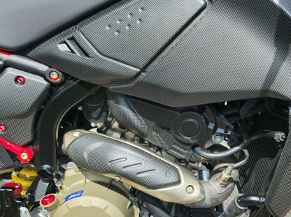 ZA274 - CNC RACING Ducati Hypermotard 698 Mono (2024+) Carbon Engine Cover (right side) – Accessories in the Motoraider Motorcycle Aftermarket Accessories and Parts Online Shop