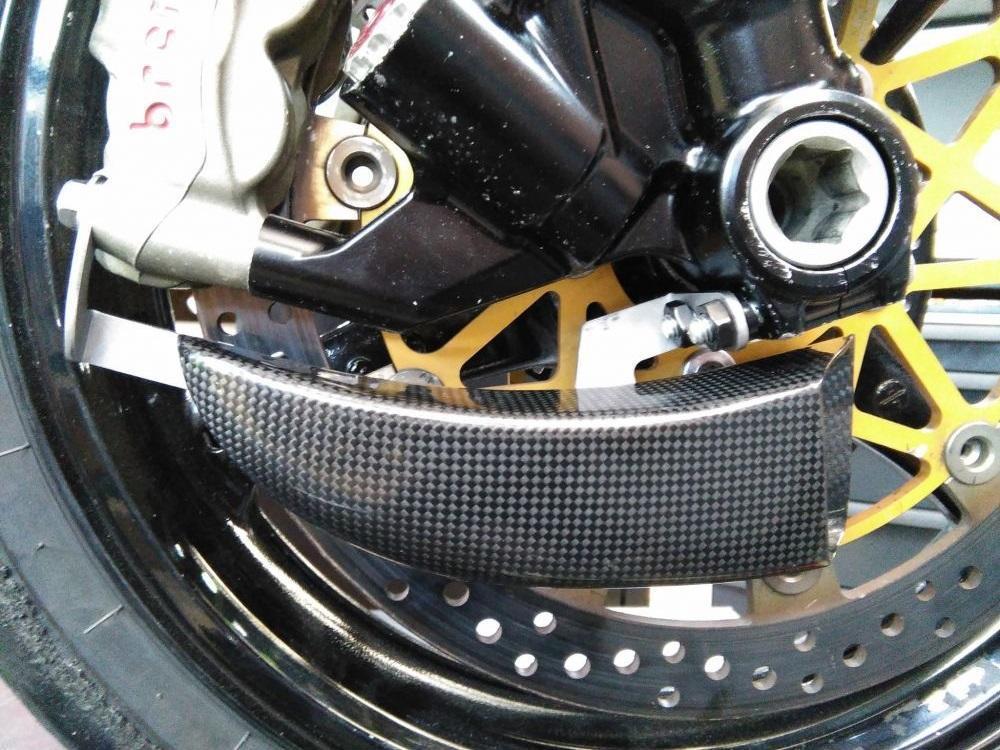 ZA701 - CNC RACING Ducati Hypermotard 1100 Evo SP Carbon Front Brake Cooler "GP Ducts" – Accessories in the Motoraider Motorcycle Aftermarket Accessories and Parts Online Shop
